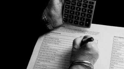 Passing on indemnity reimbursement to locum GPs